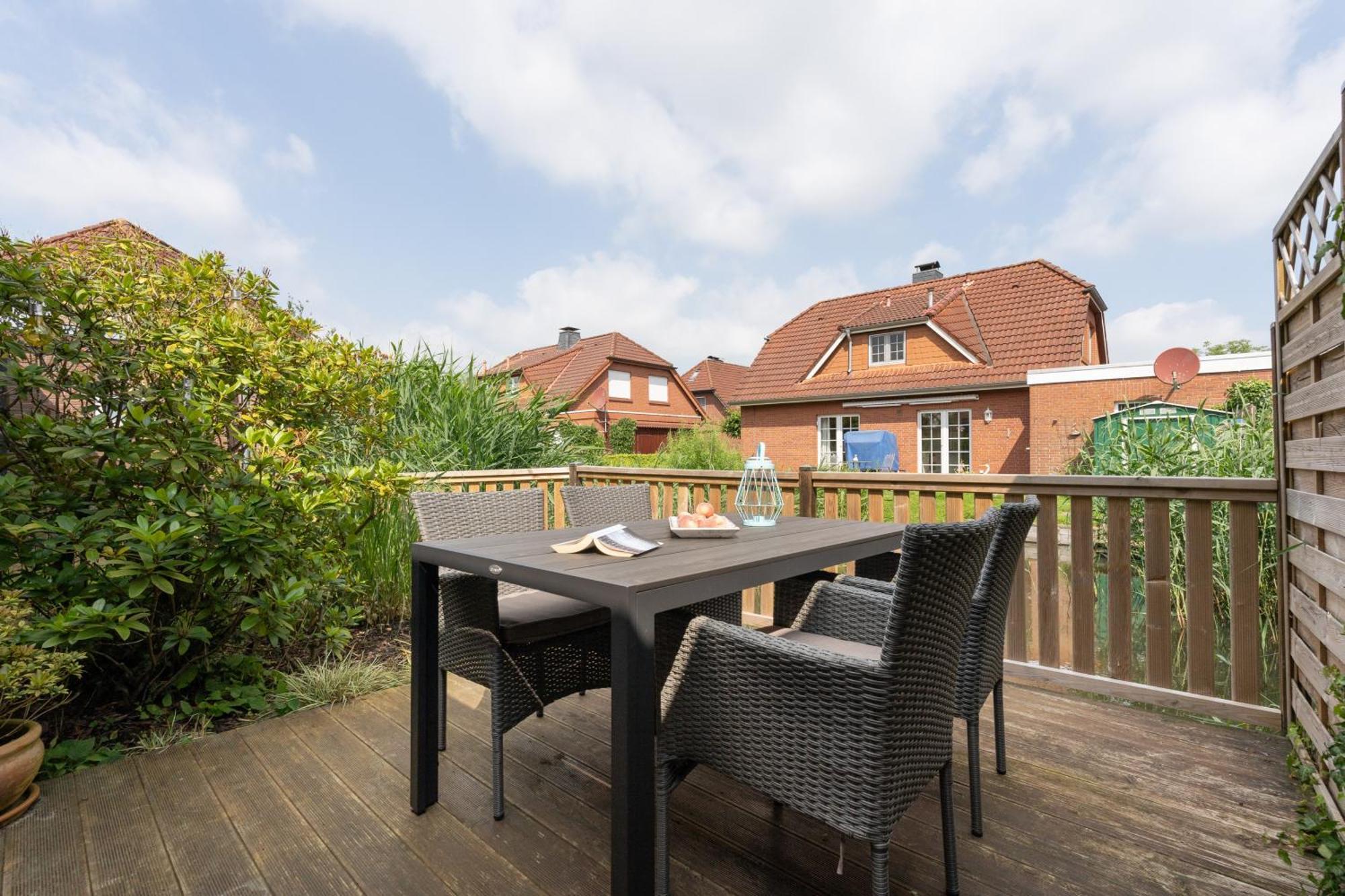 Haus Am Teich Villa Hooksiel Exterior photo